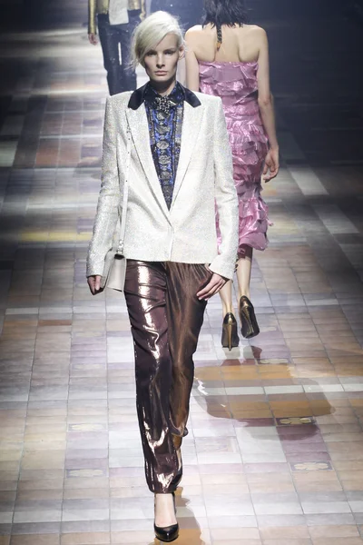Look 39